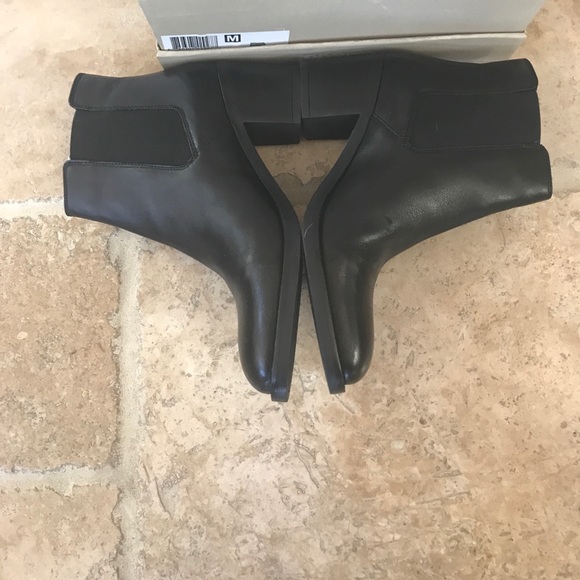 Clark’s Mascarpone Chelsea boot - Picture 3 of 4